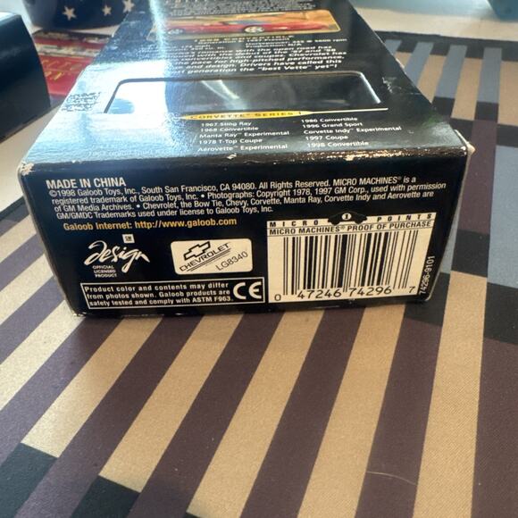 1998 Micro Machines Collector Edition Corvette Series 1 1998 Convertible misb - Picture 4 of 6